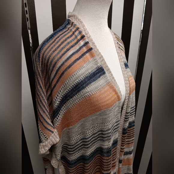 Woven fringed kimono - Picture 3 of 9